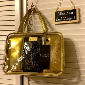 NWT- Badgley Mischka 4 in 1 Clear Travel Tote